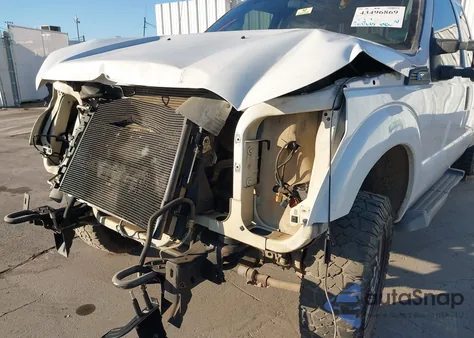 2013 Ford F-250 Xl z USA, uszkodzony, nr VIN 1FT7X2B67DEB13590